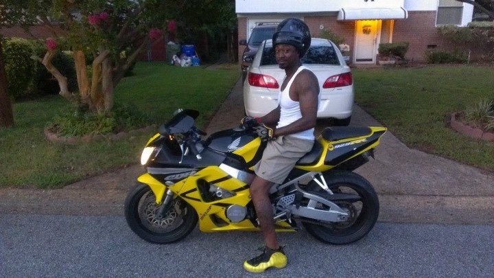 Date this georgeous United States man Ali from Raleigh US12027