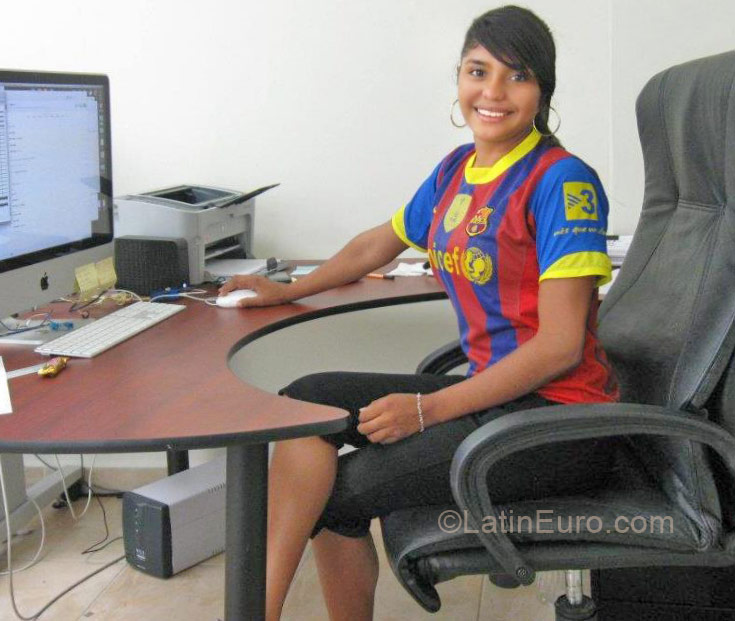 Date this beautiful Honduras girl Angie from San Pedro Sula HN526