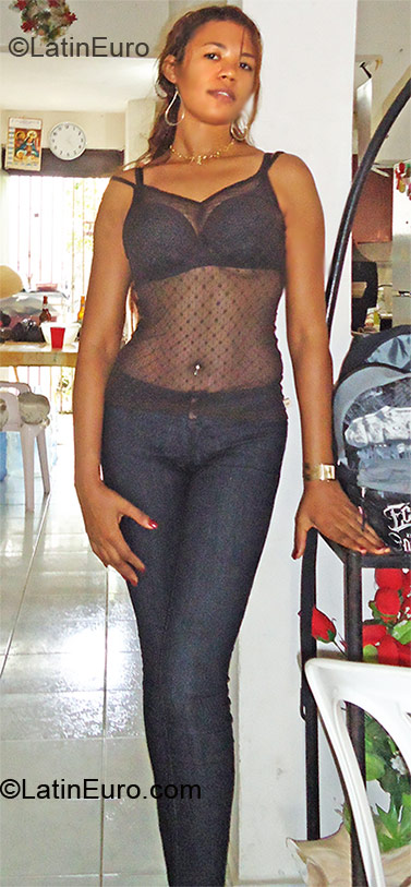 Date this attractive Dominican Republic girl Alexandra from Santo Domingo DO10117