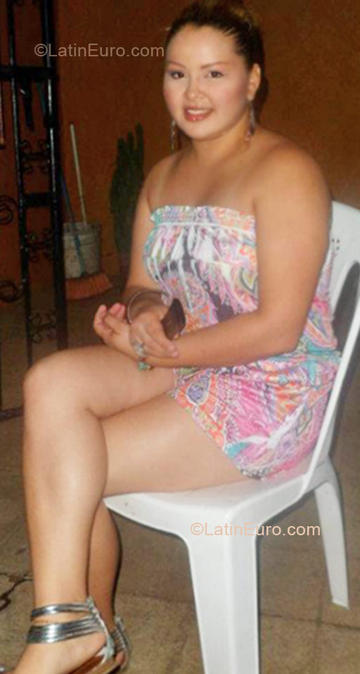 Date this nice looking Nicaragua girl Heydi from Managua NI80
