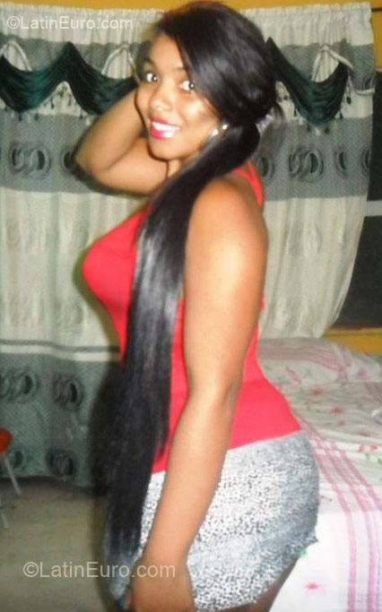 Date this nice looking Colombia girl Anly from Cali CO9139
