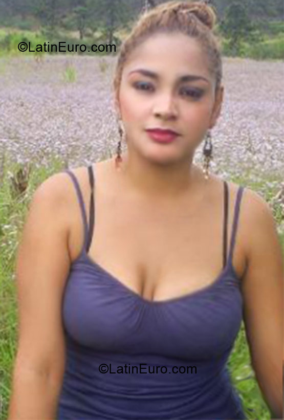 Date this gorgeous Honduras girl Kelyn from Tegucigalpa HN533