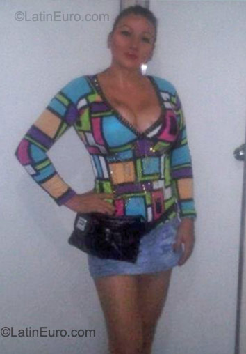 Date this exotic Colombia girl Claudia from Bucaramanga CO9111