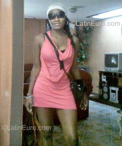 Date this exotic Colombia girl Erika from Cali CO9136