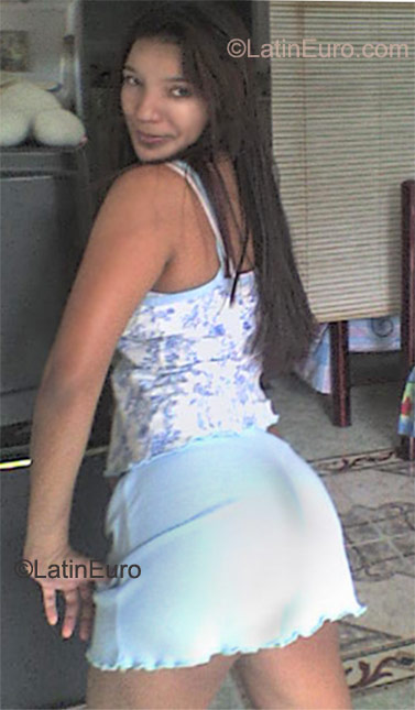 Date this voluptuous Colombia girl Nini from Cali CO9215
