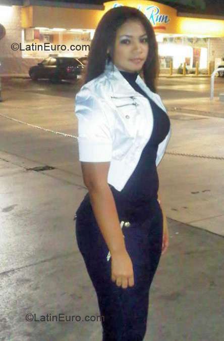 Date this hot Dominican Republic girl Rebeca from Santo Domingo DO11921