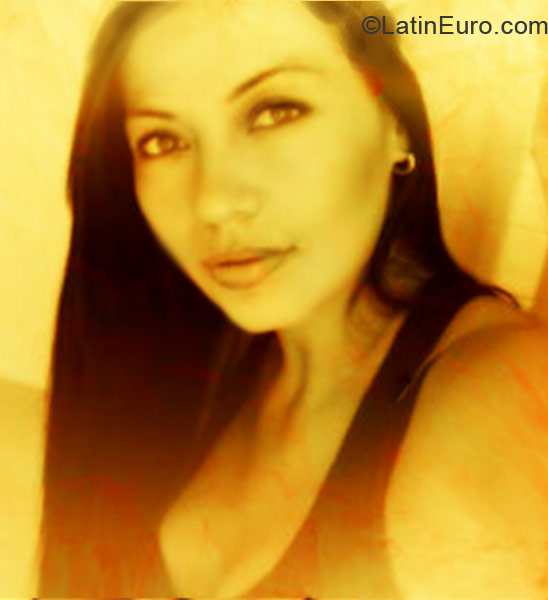Date this young Colombia girl Diana from cali CO9243