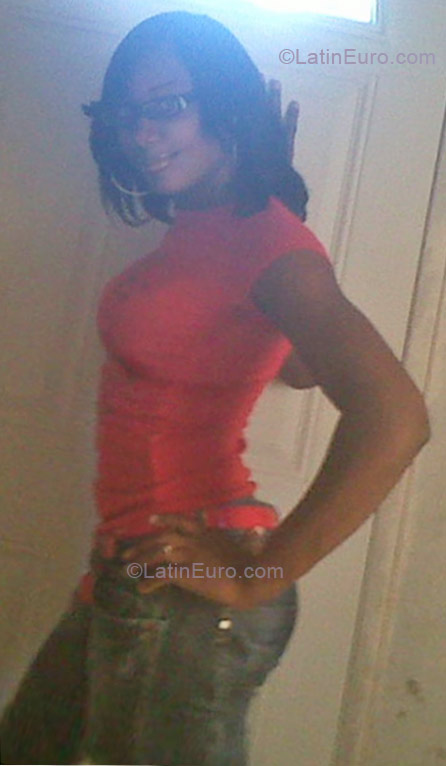 Date this voluptuous Jamaica girl Shanay-nay22 from Portmore JM423