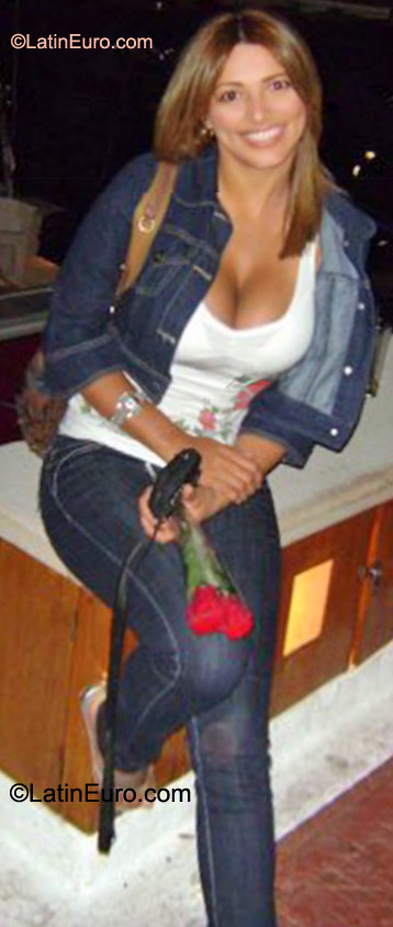 Date this foxy Colombia girl Isabel from Cali CO9284