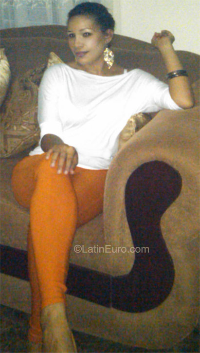 Date this attractive Dominican Republic girl Noemi from Bonao DO10346