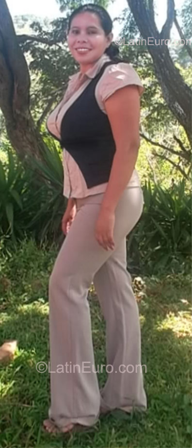 Date this beautiful El Salvador girl Sonia from El Salvador SV34