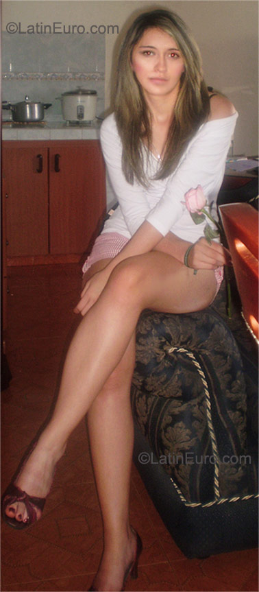 Date this attractive Colombia girl Milena from Manizales CO9356