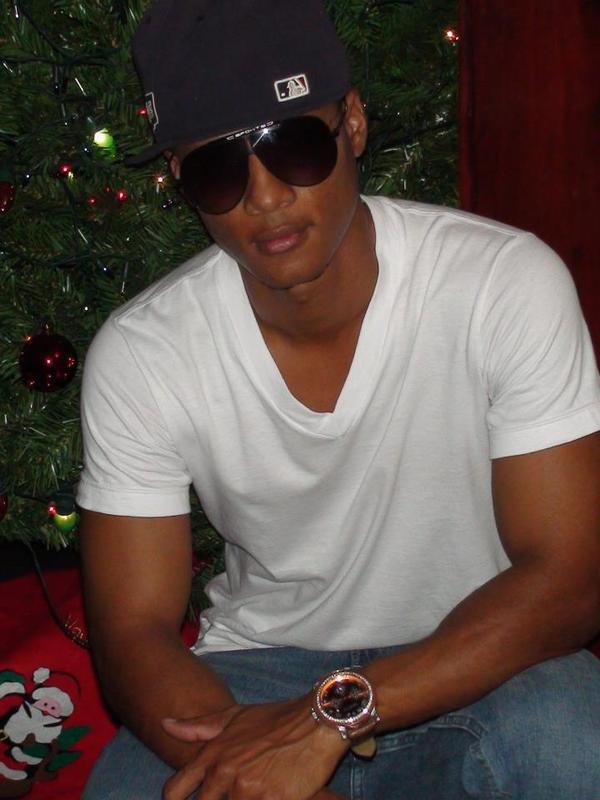 Date this tall Dominican Republic man ALEX from Puerto Plata DO10403