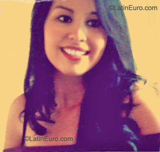 Date this pretty Colombia girl Celina from Cali CO9749