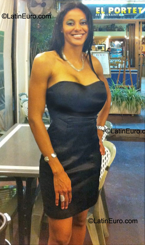 Date this cute Spain girl Yngrid from Barcelona ES222