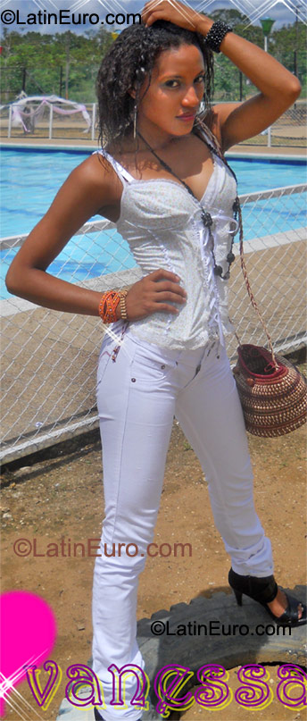 Date this attractive Colombia girl  from Inirida CO9459