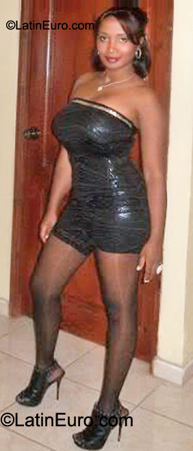 Date this cute Dominican Republic girl Claudia from Santo Domingo DO20089