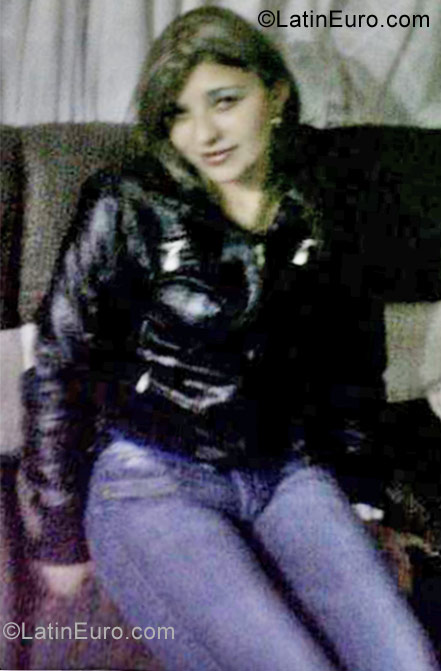 Date this hard body Colombia girl Bernate from Bogota CO9528