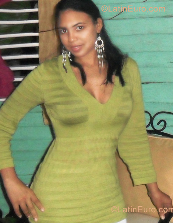 Date this stunning Dominican Republic girl Rosaida from Santiago DO10510