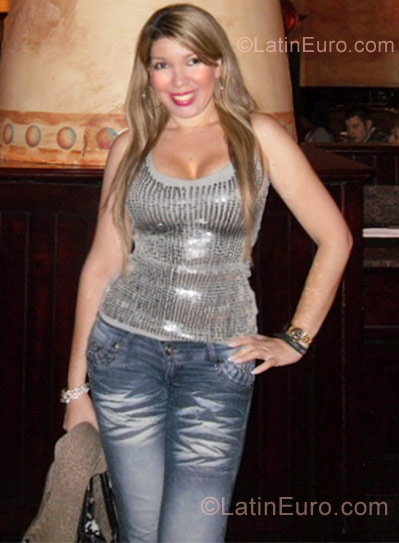 Date this lovely Colombia girl Nath from Barranquilla CO9545