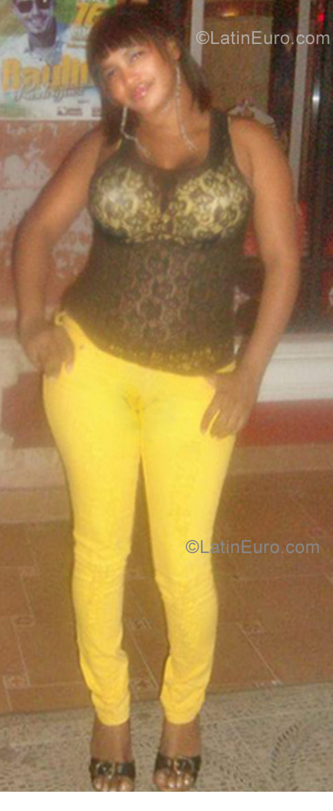 Date this young Dominican Republic girl Angela from Santiago DO10524