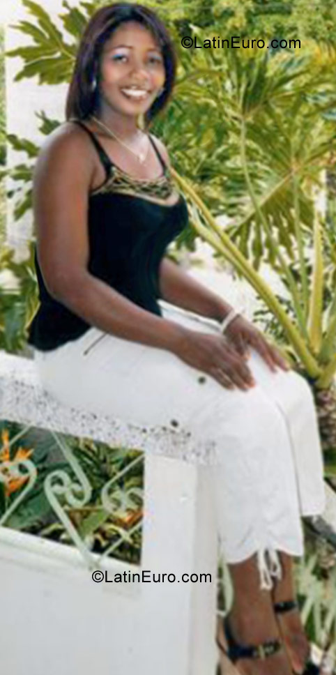 Date this hard body Dominican Republic girl Sulfita from Santiago DO10527