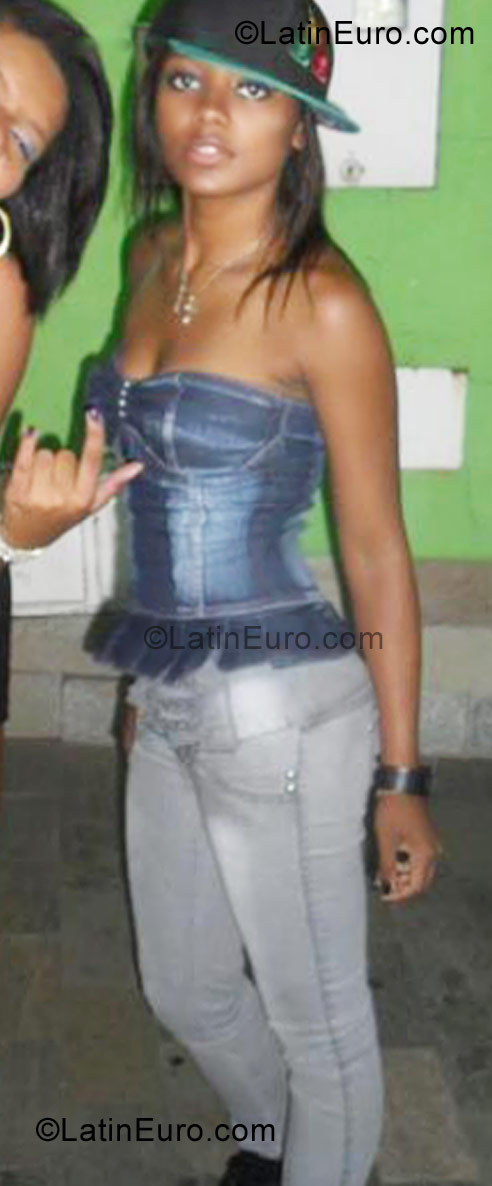 Date this good-looking Brazil girl Mykaellen from Belo Hotizonte BR6439