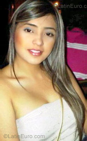 Date this pretty Colombia girl Lorena from Medellin CO9570