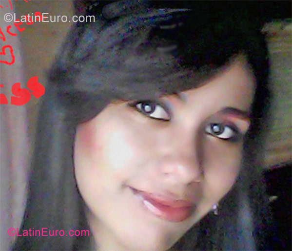 Date this attractive Honduras girl Beya from Tegucigalpa HN618