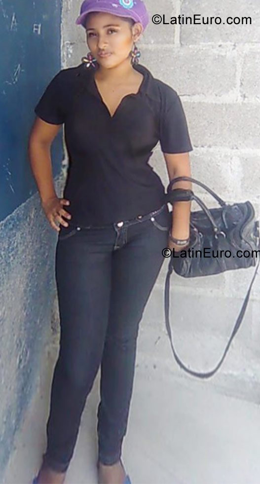 Date this athletic Honduras girl Katerin from San Pedro Sula HN622