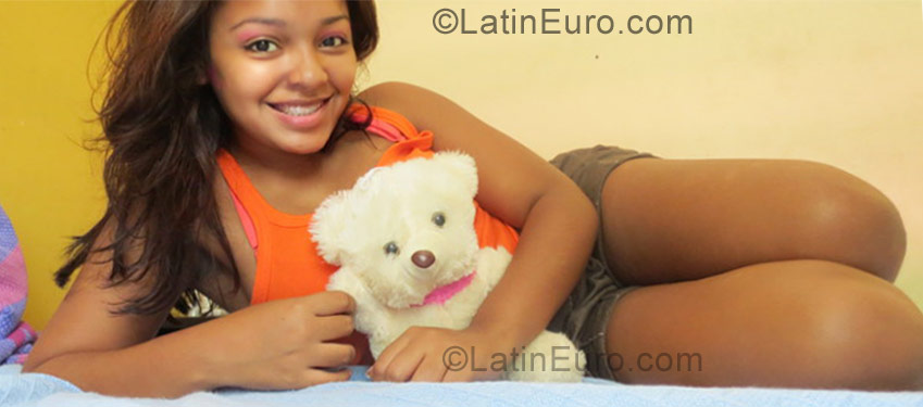 Date this lovely Brazil girl Angela from Manaus BR6546