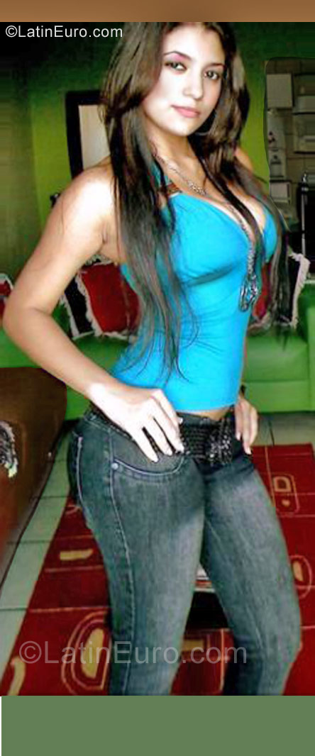 Date this young Colombia girl Katherine from Bogota CO9688