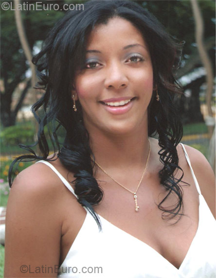 Date this good-looking Colombia girl Diana from Cali CO9747