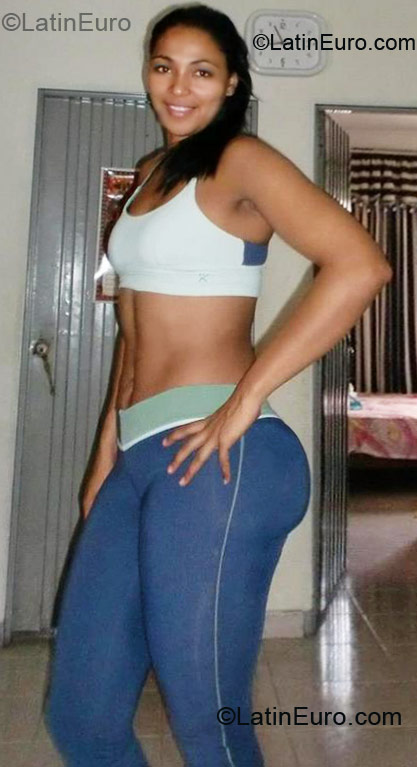 Date this fun Colombia girl Angelica from Bogota CO9758