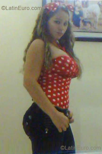 Date this lovely Colombia girl Vivian from Barranquilla CO9784