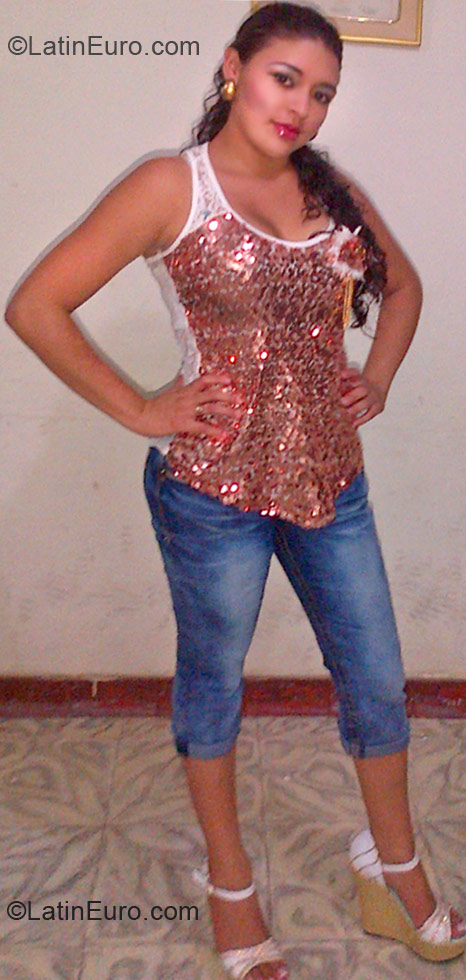 Date this pretty Colombia girl Cristina from Bogota CO9785