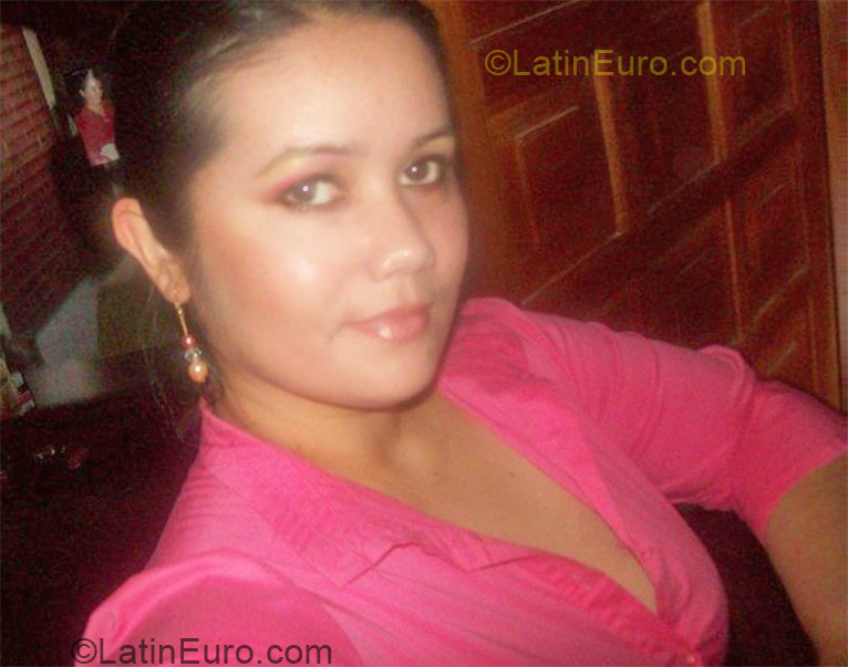 Date this tall Honduras girl Thania from Tegucigalpa HN643