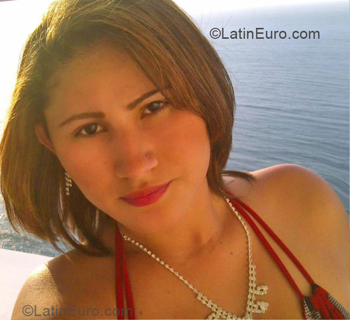 Date this beautiful Colombia girl Yorgi from Cartagena CO10070