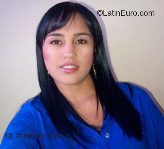 Date this cute Colombia girl Maira from Medellin CO9899