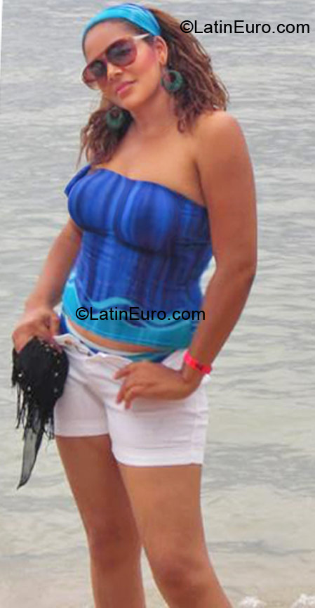 Date this cute Dominican Republic girl Ingrid from Santo Domingo DO10802