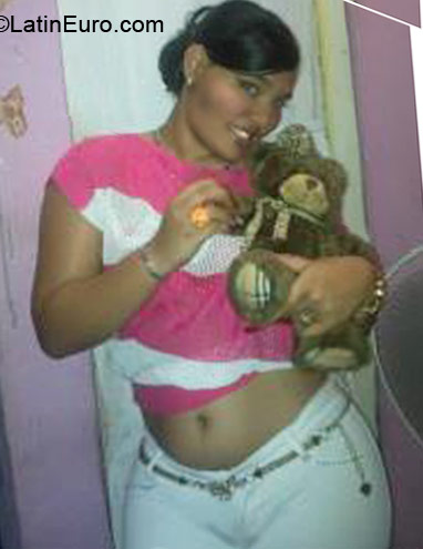 Date this fun Dominican Republic girl Neferty from Santiago DO10834