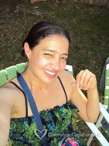 Date this funny Colombia girl Anyelis from Miami CO9983