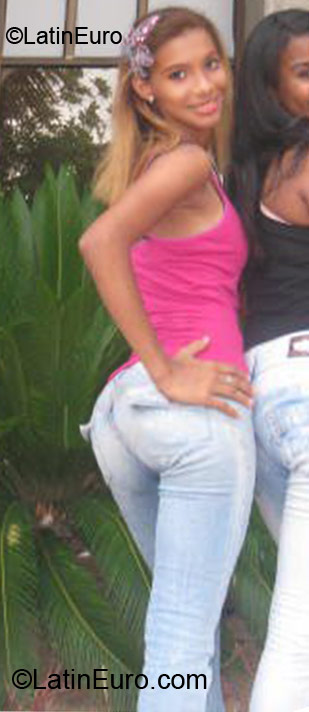 Date this lovely Dominican Republic girl Gessy from Santo Domingo DO10867