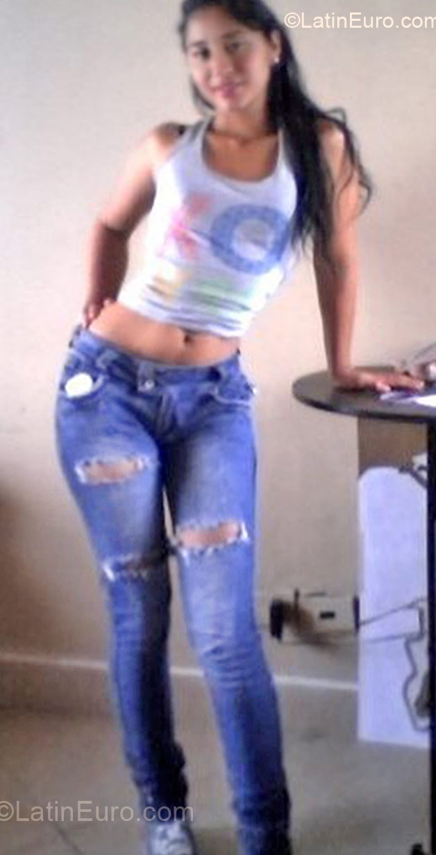 Date this tall Colombia girl Paula from Pereira CO10011