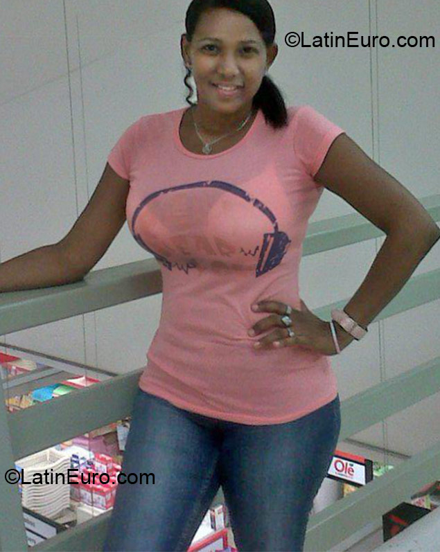 Date this georgeous Dominican Republic girl Jessica from Santo Domingo DO10869