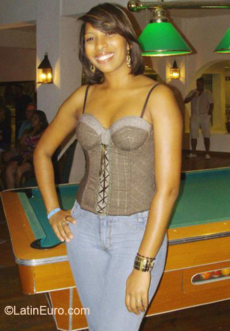 Date this attractive Dominican Republic girl Carolina from Santo Domingo DO10889