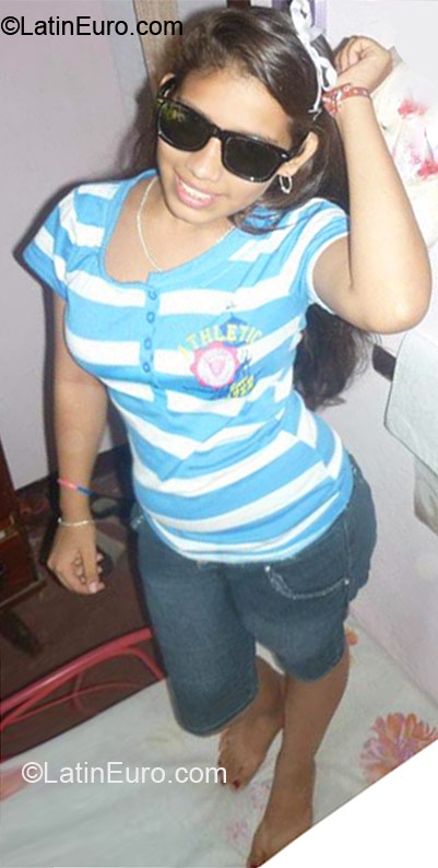 Date this tall Colombia girl Maritza from Bogota CO10035