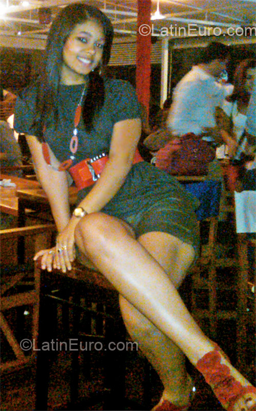 Date this lovely Dominican Republic girl Leonela from Santo Domingo DO10902