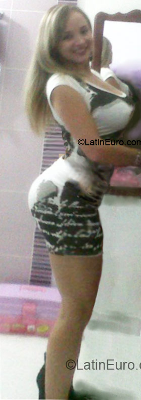 Date this voluptuous Colombia girl Maria Del Carmen from Medellin CO10071