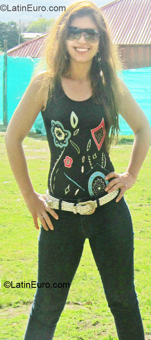 Date this lovely Colombia girl Mercedes from Bogota CO10075